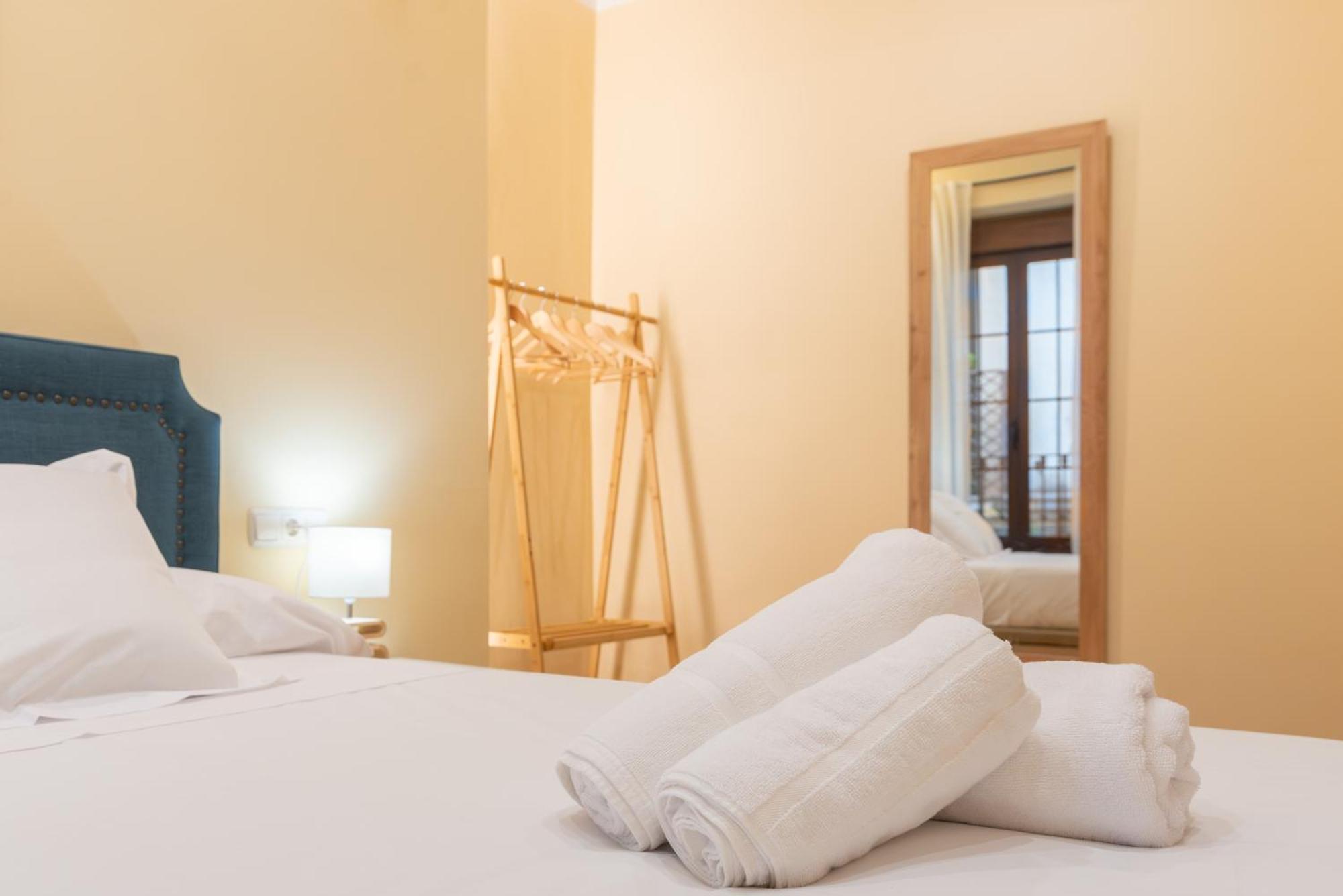 Apartamento Puerta De Cordoba- Exterior Con Balcones Extérieur photo